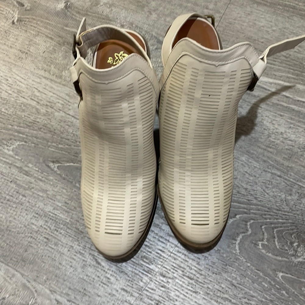 Shoes never worn